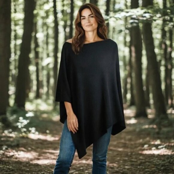 LL Bean Merino Fine Knit Wool Asymmetrical Pullover Poncho Shall Black OSFA - Picture 1 of 9